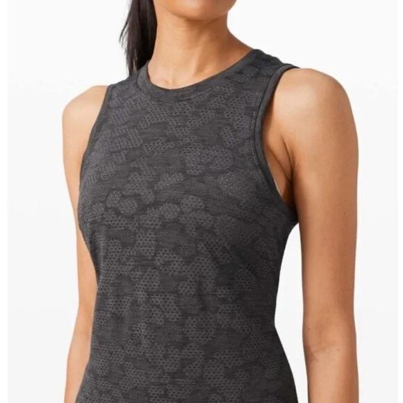 Lululemon Grey Camo Seamless Tank - Size 6 - Picture 1 of 5